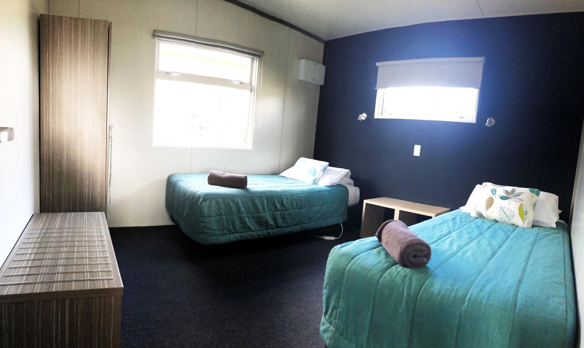 Taupo Debretts Spa Resort Экстерьер фото A room at the motel